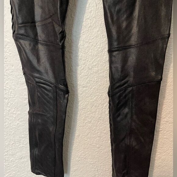 Spanx Faux leather Moto leggings sz S - Picture 5 of 9
